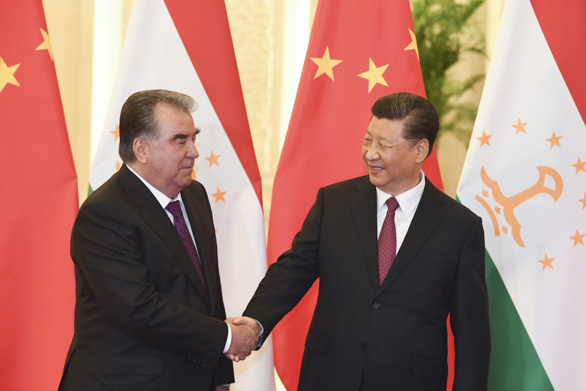 Chinese, Tajik presidents shake hands